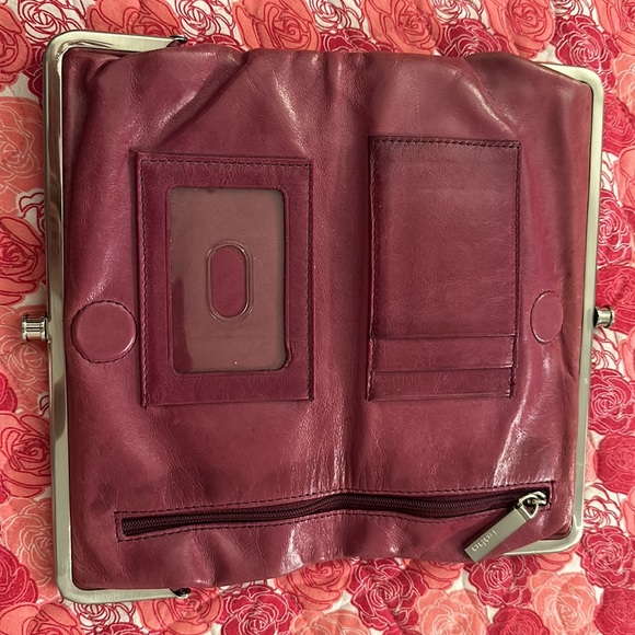 Hobo wallet in a pink color with a tan brown interior design. Great condition! - Picture 10 of 12